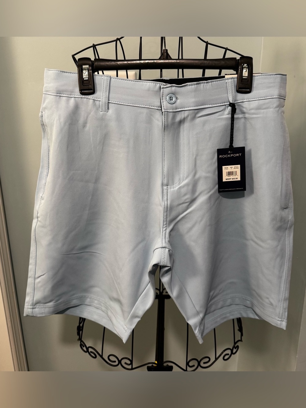New Rockport Tech Shorts Light Blue Men’s 34” x9” inseam Sz 34 Polyester blend